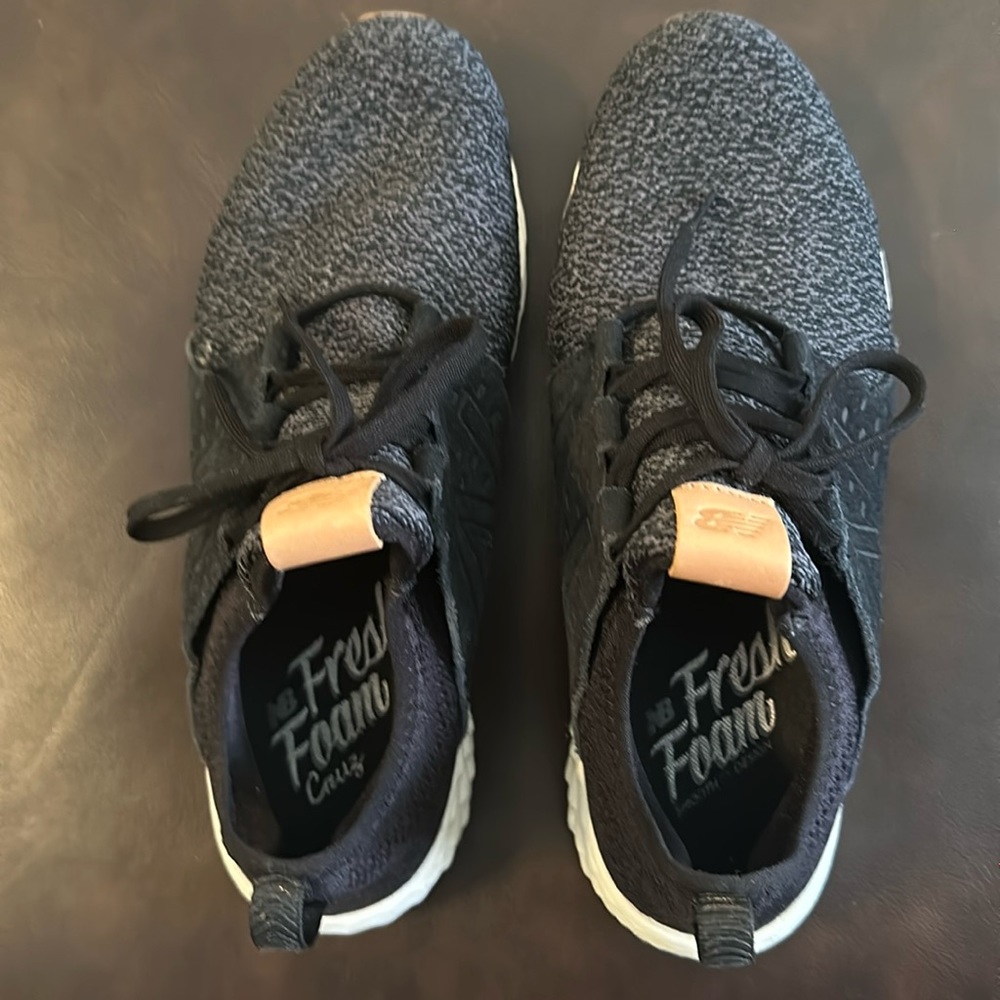 New Balance size 10 black/dark gray gym shoes